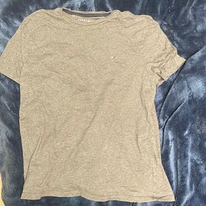 grey tommy shirt